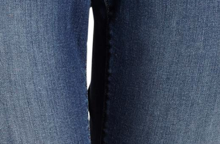 Illustration for article titled Old Navy Photoshops Thigh Gaps Onto Their Plus-Size Jeans